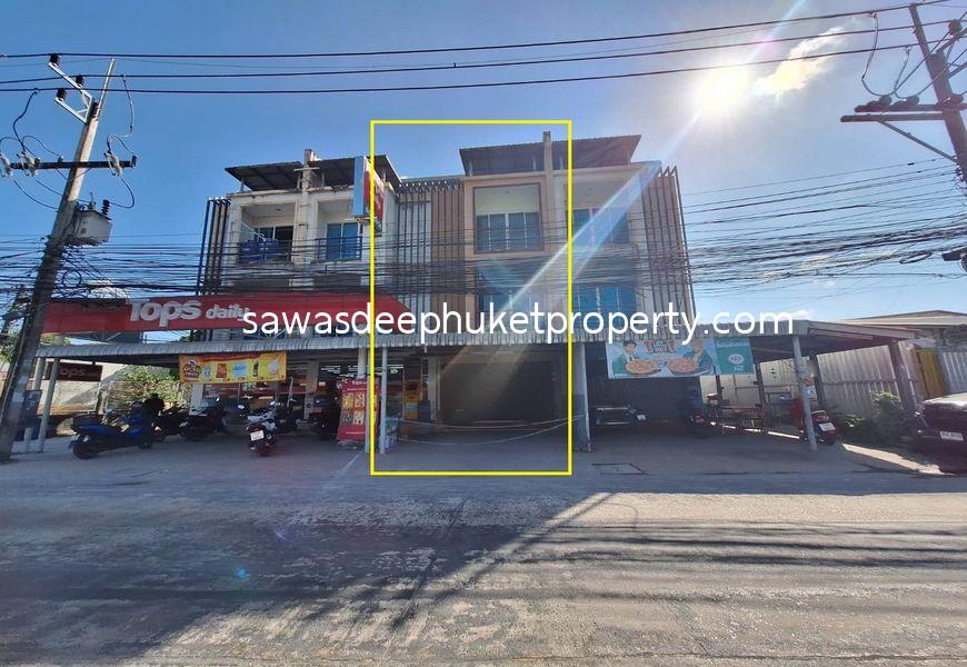 3 Bedroom Shophouse in Chalong For Sale